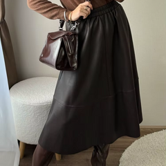 Celestina - A-linjeformad midikjol i konstläder