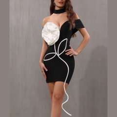 IMOGEN - Vestido de mini vendaje de flores negras y de hombro