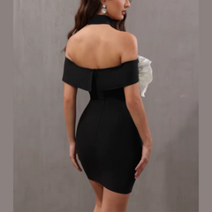 IMOGEN - Vestido de mini vendaje de flores negras y de hombro