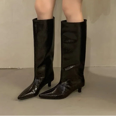 Elara - Pointed-Toe Knee Boots