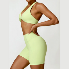 Brazalete de cuello de halter sin costuras y pantalones cortos de cintura alta