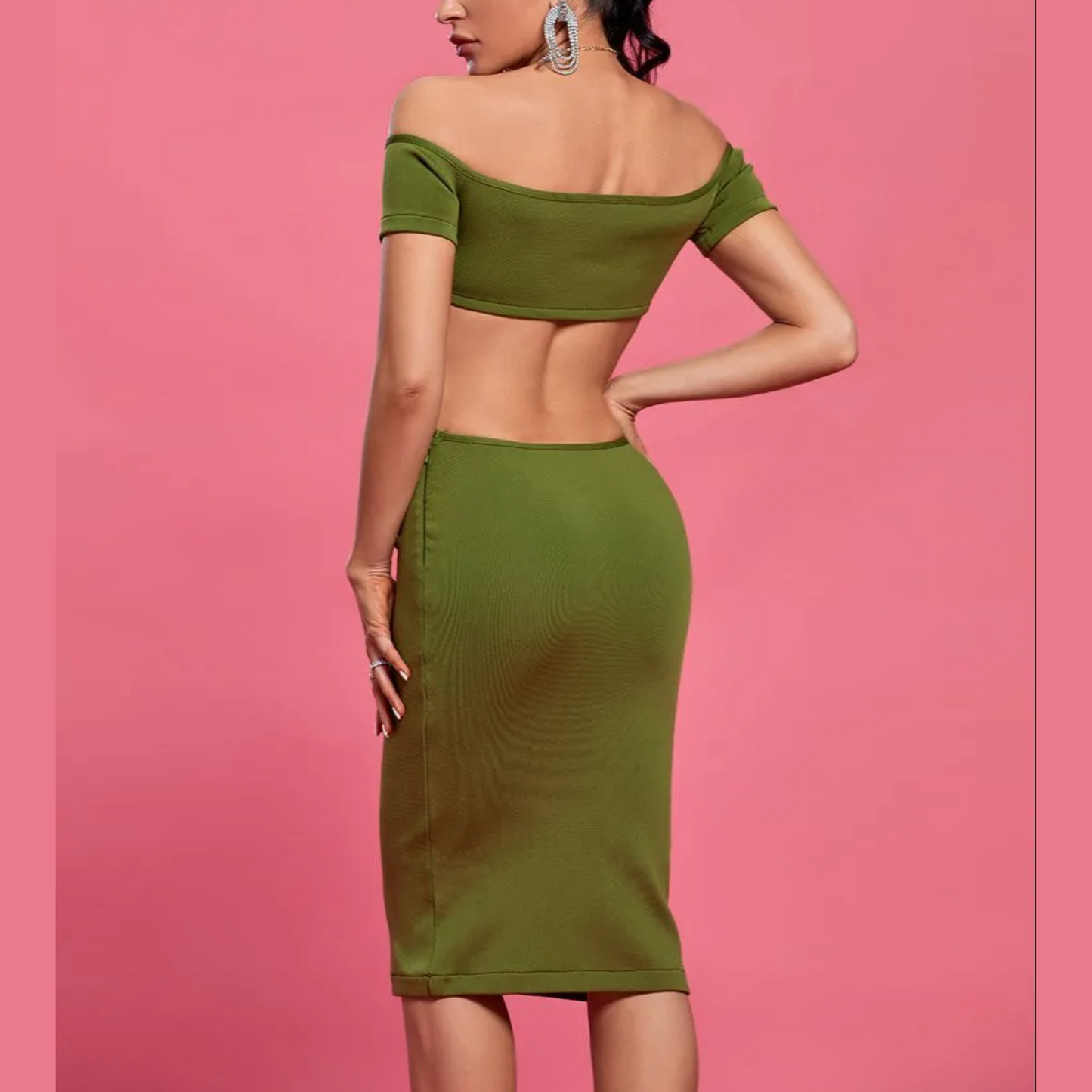 Della - Green Cutout Chain Embellished Bandage Dress